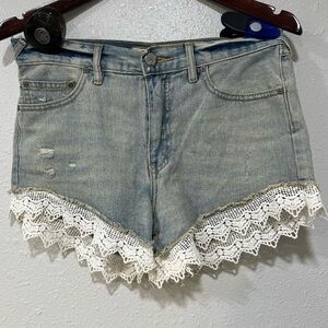 Free People Women’s Denim Shorts With Lace Trim Size 26 Distressed Cut Off Jean